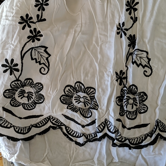 White floral sundress - Picture 4 of 4